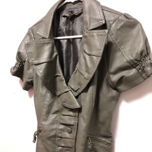 Leather slim jacket short sleeved